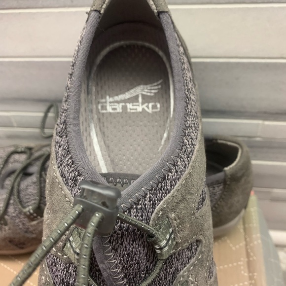 Women’s Size 6 /EU Size 36 Dansko Lynn Nubuck Shoes - Picture 2 of 4